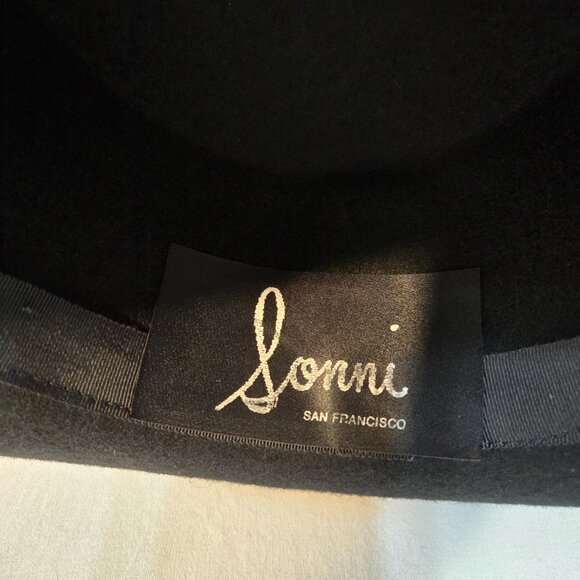 USA Vintage SONNI SAN FRANCISCO Festival Artsy Black 100% Wool Felt Women's HAT. - Picture 13 of 17